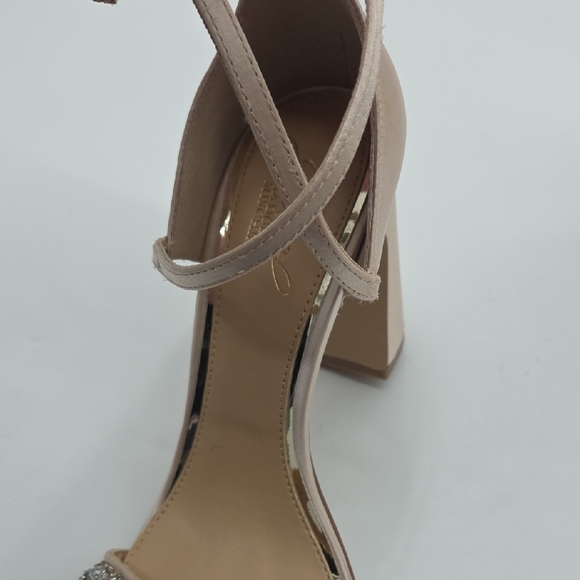 Elegant Champagne Ankle Strap Jewel Badgley Mischka Heels with Rhinestones NEW - Picture 6 of 16